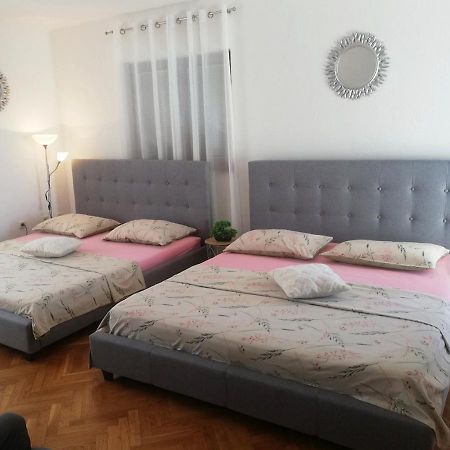 Apartment With Heated Pool And Sea View Trogir Kültér fotó