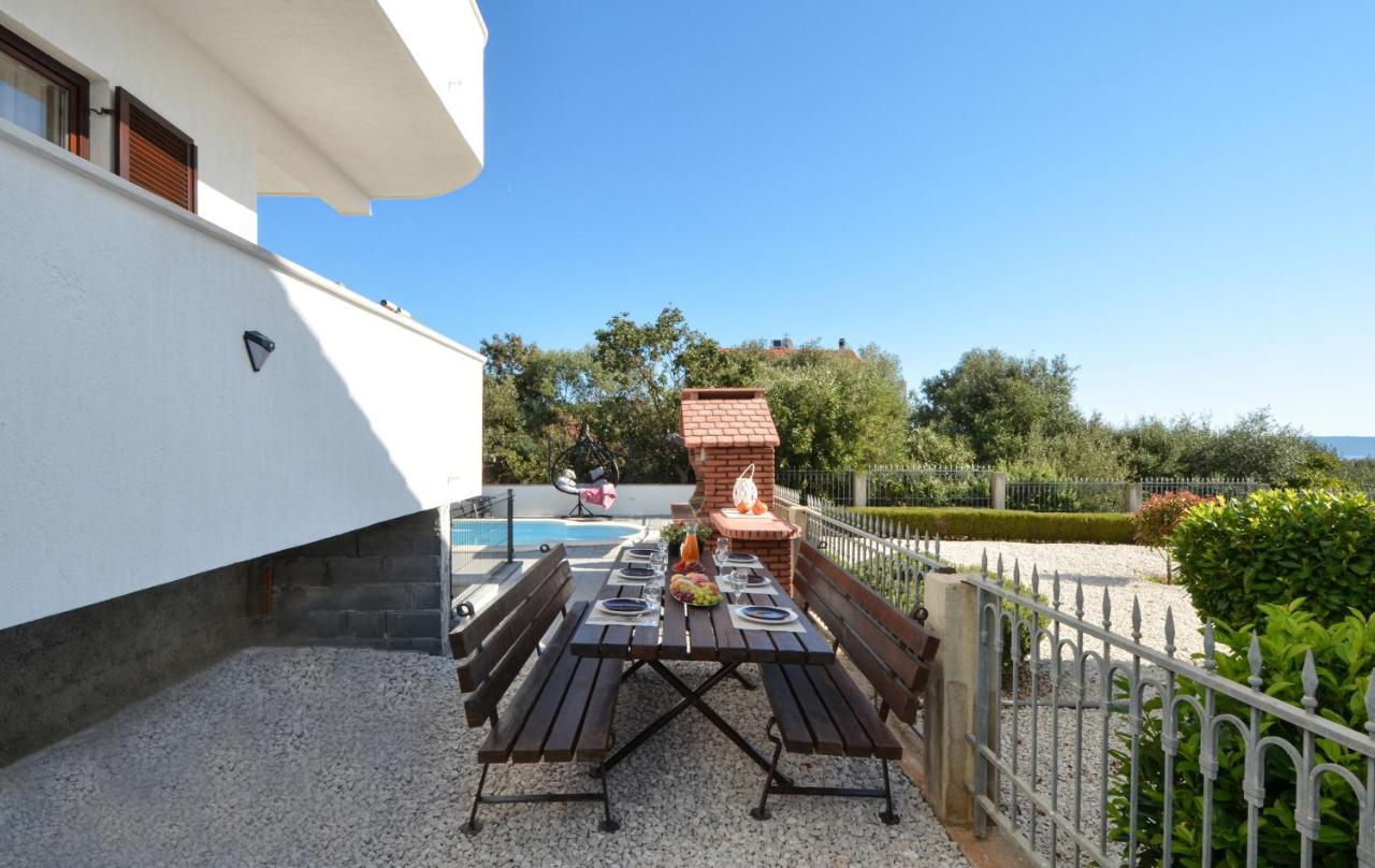Apartment With Heated Pool And Sea View Trogir Kültér fotó