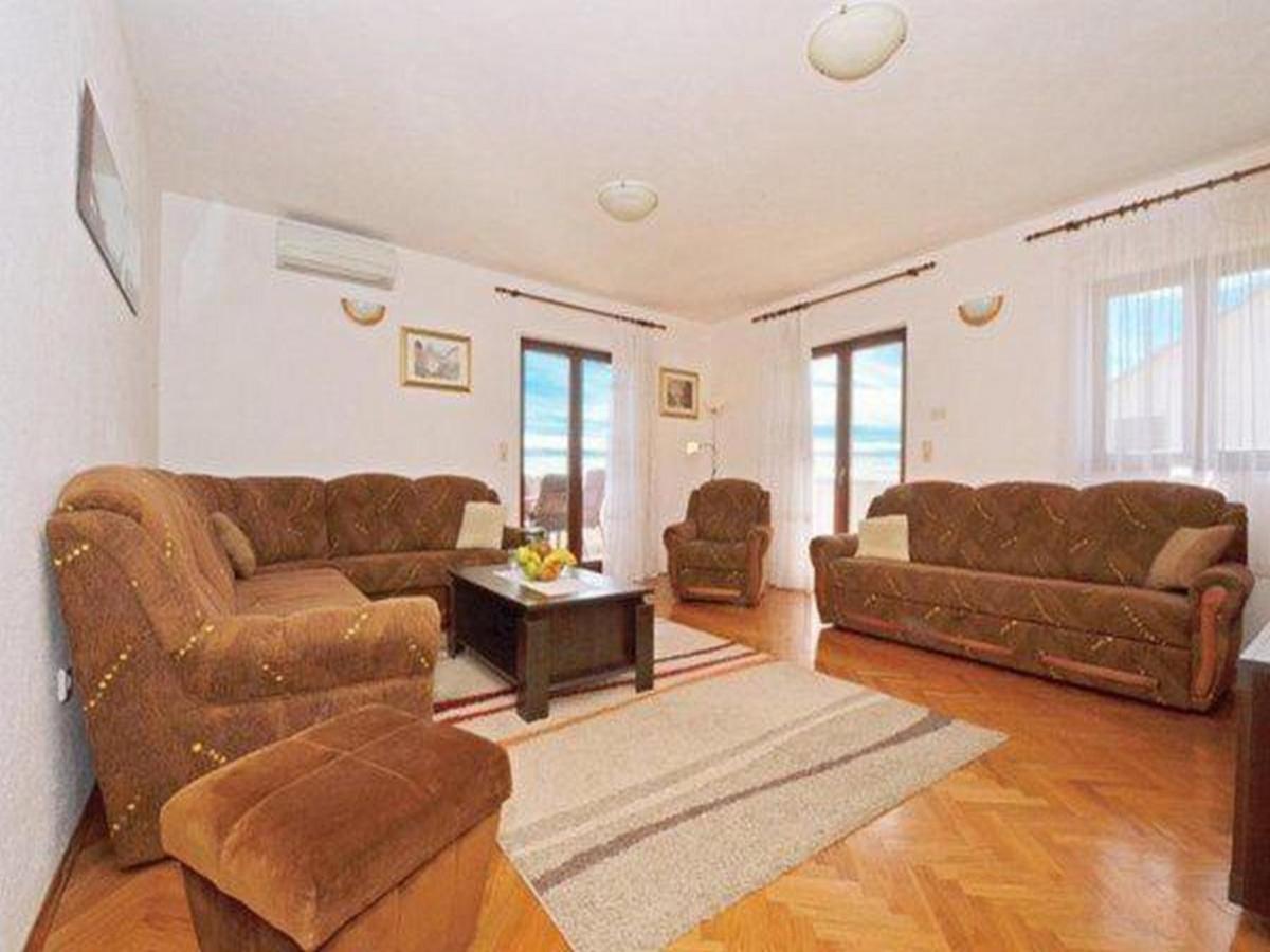 Apartment With Heated Pool And Sea View Trogir Kültér fotó